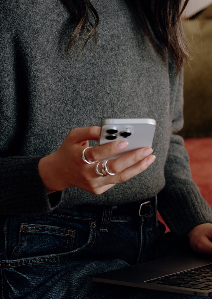 Exchange at the interbank rate¹